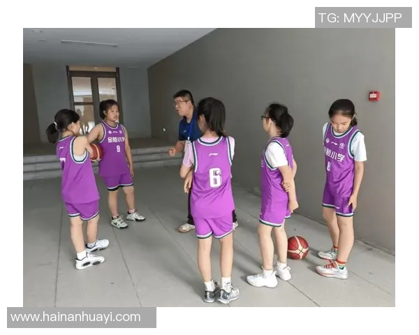 南京篮球队在城市联赛中以69分稳居积分榜首位展现强劲实力